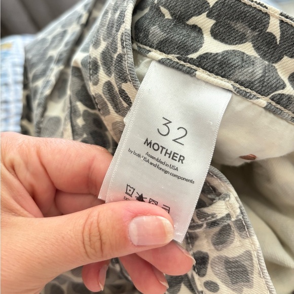 MOTHER The Mid Rise Dazzler Ankle Jean in Playdate Snow Leopard Print Size 32 - Picture 6 of 7